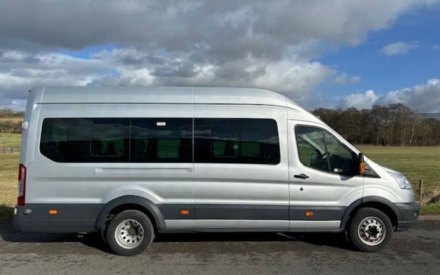 Mini Bus (17 Seater)