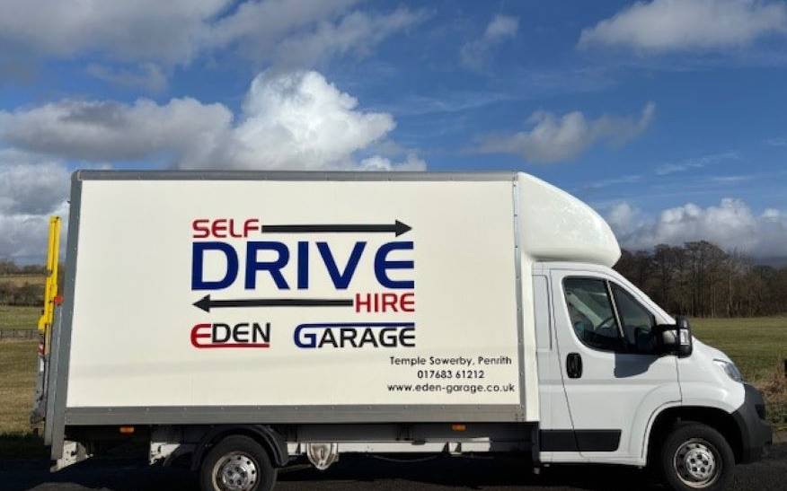 3.5 Tonne Luton with tail lift